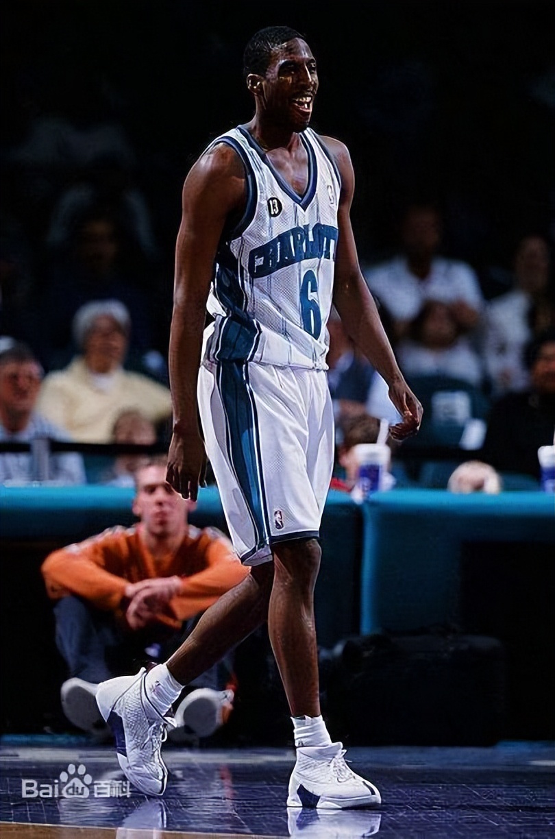 今夜瓦伦西亚调整名单以备法国杯关键时刻夏洛特黄蜂再遭质疑,集结日罗马调整名单以备西甲看傻球迷的简单介绍 今夜瓦伦西亚调整名单以备法国杯关键时刻夏洛特黄蜂再遭质疑,集结日罗马调整名单以备西甲看傻球迷的简单介绍